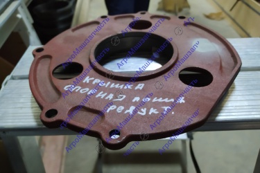 КРЫШКА ОПОРНАЯ ПОНИЖ РЕДУКТОРА МТЗ 70-1721022